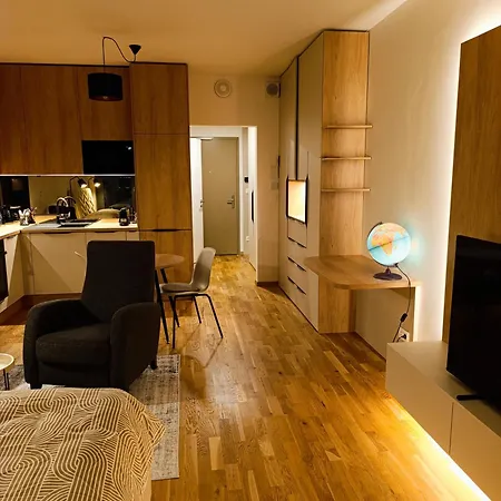 Metropolis Apartment, Free Parking, Center, Self Check-in アパート