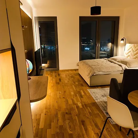 Metropolis Apartment, Free Parking, Center, Self Check-in * ブラチスラヴァ