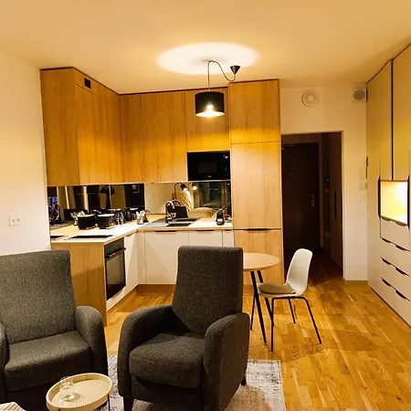 Metropolis Apartment, Free Parking, Center, Self Check-in Lejlighed *