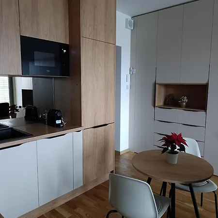 アパート Metropolis Apartment, Free Parking, Center, Self Check-in ブラチスラヴァ