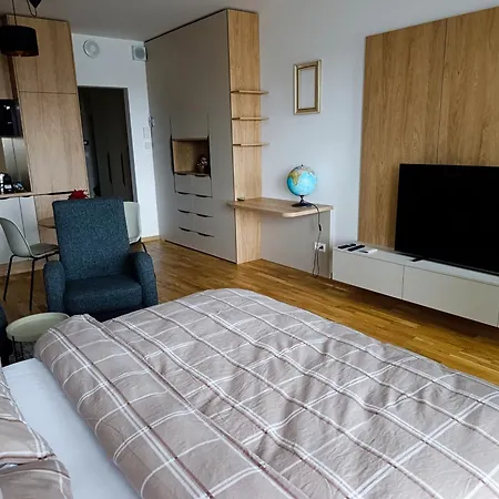 Metropolis Apartment, Free Parking, Center, Self Check-in Pressburg