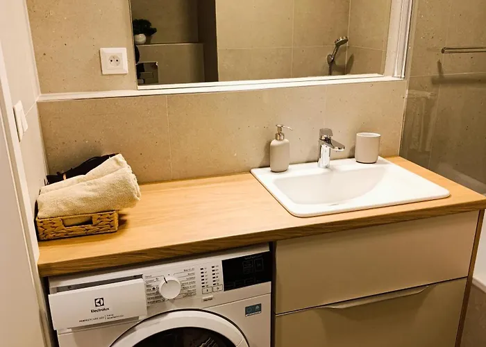 Metropolis Apartment, Free Parking, Center, Self Check-in * Pozsony